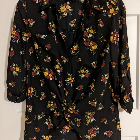 Women's Black/Floral Button Down Top with Cropped Front - Picture 1 of 7